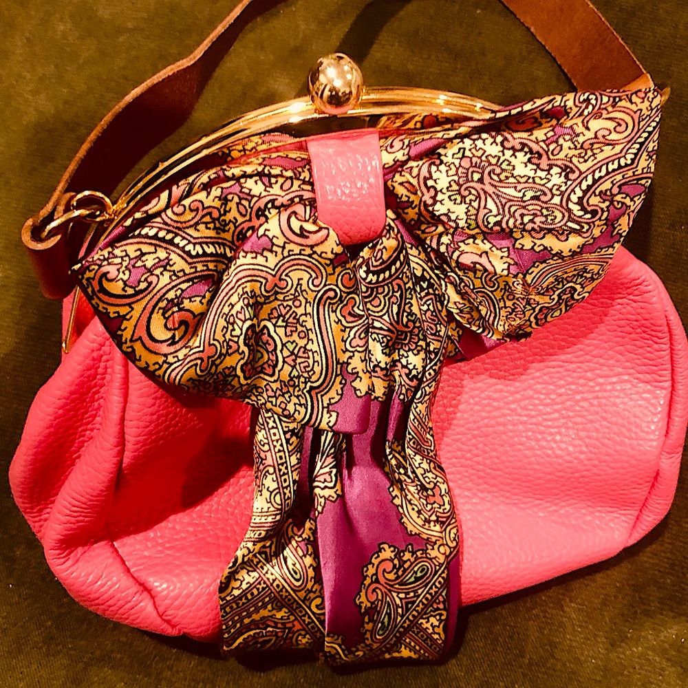 sweetheart Pink Leather Purse EUC.  Excellent deal. Won’t last!